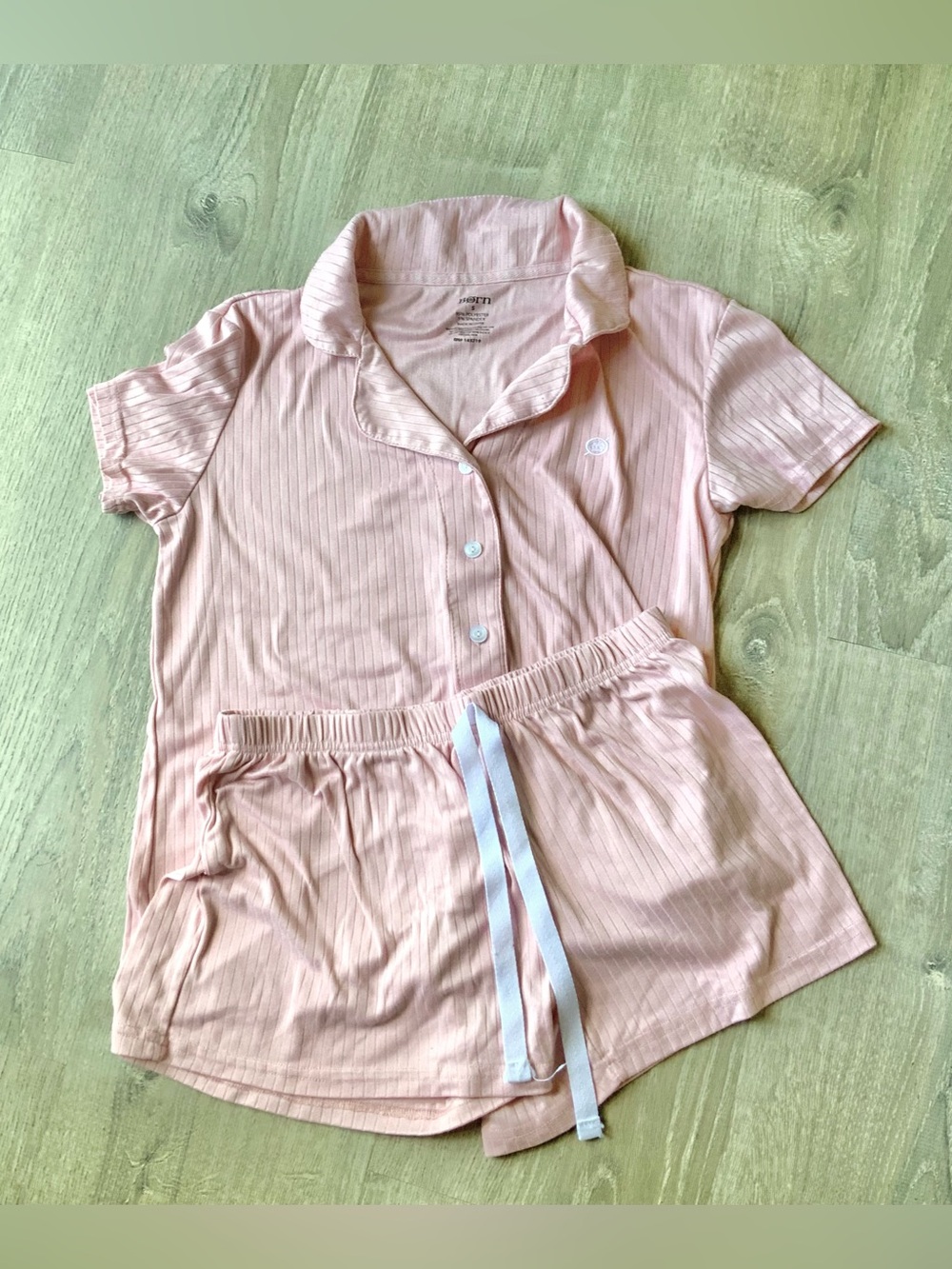 Born Ribbed Button Down Top & Shorts Pajama Set Small